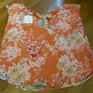 NWT floral lightweight summer blouse ( fits up to a medium/large